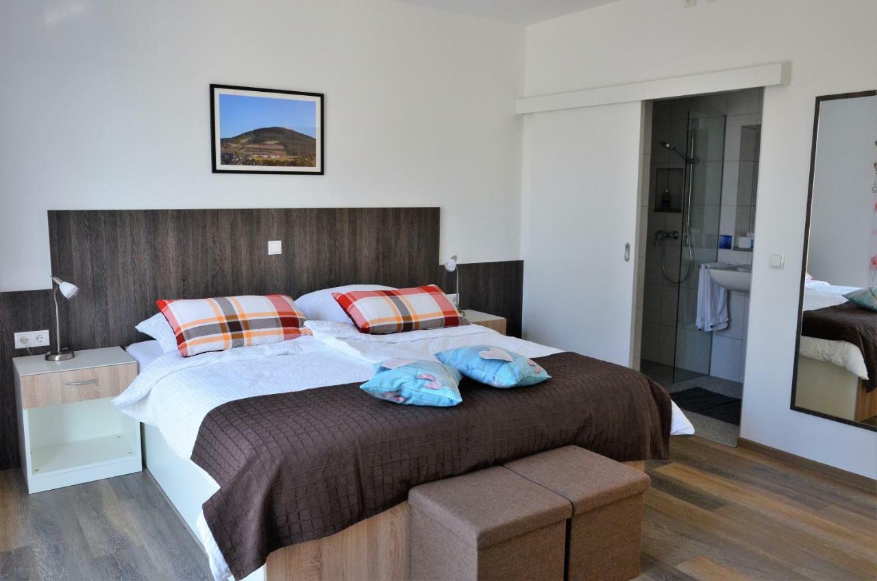 Gaestehaus Am Hochsimmer Ettringen  Екстер'єр фото