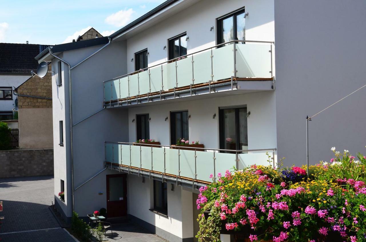 Gaestehaus Am Hochsimmer Ettringen  Екстер'єр фото